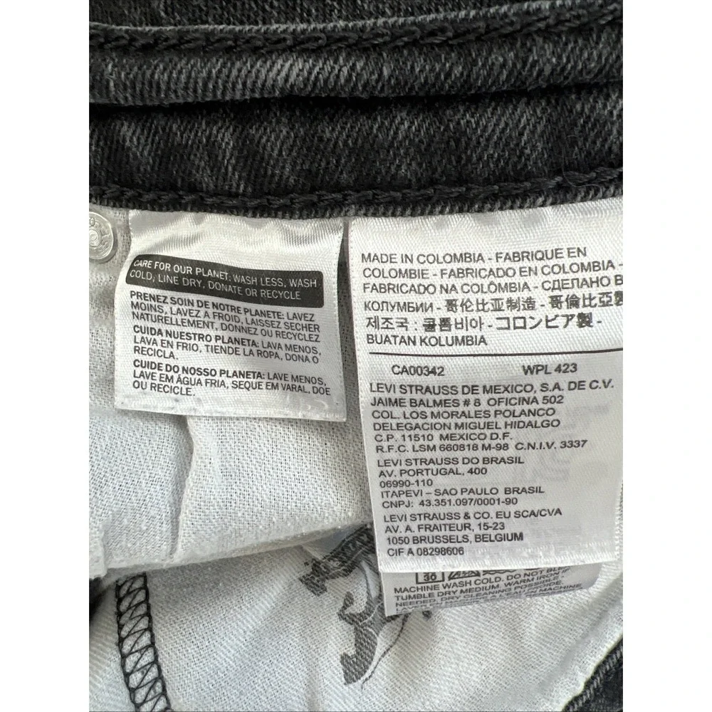 Mens levi strauss  Black 514 size 32x 30 zip fly straight leg 5 pocket cotton